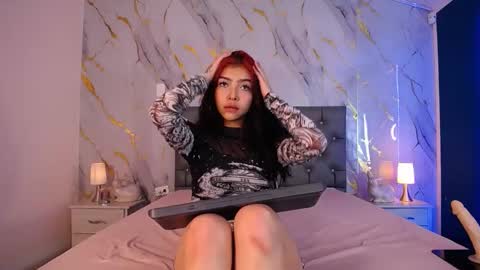 Pettit Courtny online show from February 21, 11:10 pm