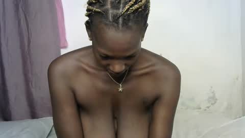 Snapshot of pettite_cora1 chatting on September 25, 1:29 pm pettite_cora1 online show from September 25, 1:29 pm