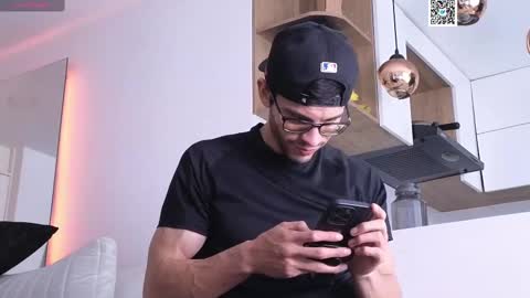 phantom_bigger1 online show from February 23, 3:08 pm