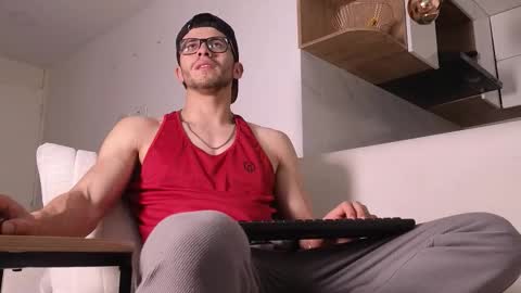 phantom_bigger1 online show from September 30, 1:10 pm