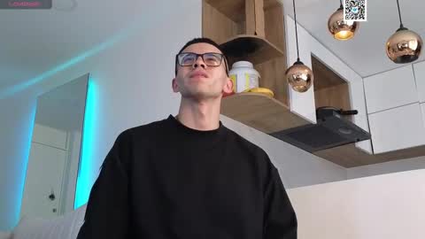 phantom_bigger1 online show from February 27, 12:34 pm