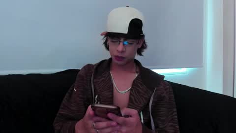philip_miller_ online show from March 6, 8:27 pm