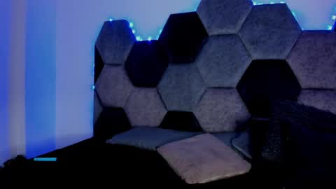 philip_miller_ online show from March 11, 12:44 am