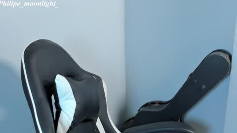 Snapshot of philipe_moonlight_ chatting on February 20, 7:45 am Phil.   INDEPENDENT MODEL online show from February 20, 7:45 am