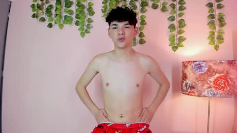 PHILLIP online show from April 7, 2:52 pm