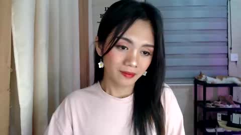 Pia online show from May 22, 8:26 pm