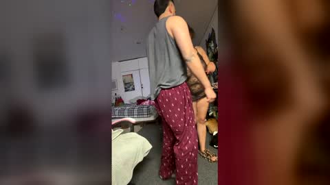 picklepuffs222 online show from April 19, 8:59 am