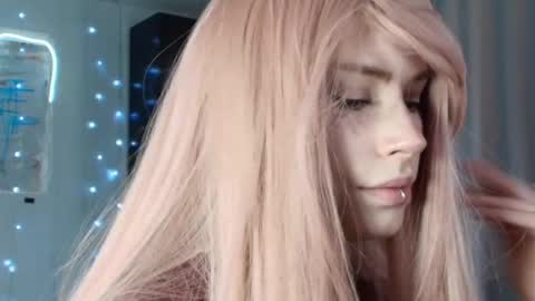 Snapshot of piera_ chatting on October 5, 9:18 am Piera online show from October 5, 9:18 am