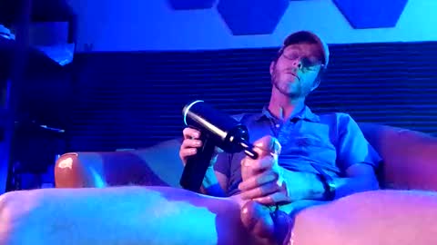 pierced_guy_69 online show from November 13, 12:02 am