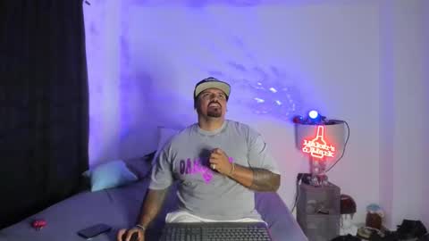 pikoro_gomez online show from April 21, 1:09 am