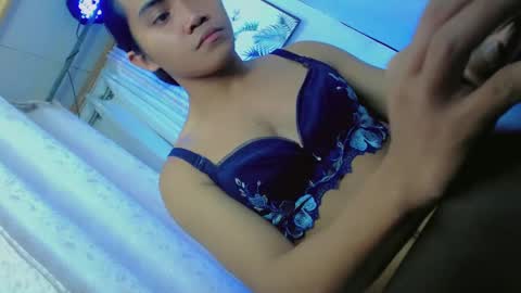 Snapshot of pinay_cristine chatting on February 13, 6:05 pm pinay_cristine online show from February 13, 6:05 pm