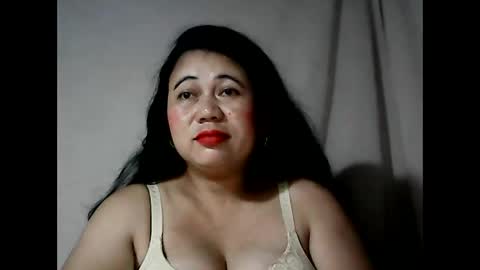 Snapshot of pinaymama12345 chatting on February 3, 10:54 pm pinaymama12345 online show from February 3, 10:54 pm