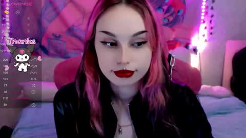 Nancy online show from December 3, 5:02 pm