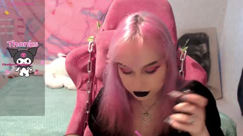 Snapshot of pineapple_dope chatting on December 2, 3:09 pm Nancy online show from December 2, 3:09 pm