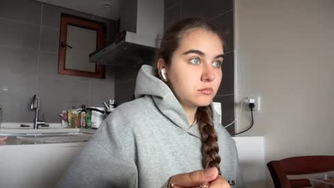 Susie online show from January 7, 4:39 am