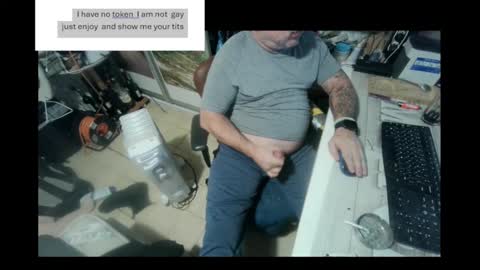 Snapshot of pini_z chatting on December 19, 7:29 pm pini_z online show from December 19, 7:29 pm