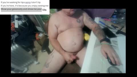 Snapshot of pini_z chatting on February 8, 9:57 pm pini_z online show from February 8, 9:57 pm