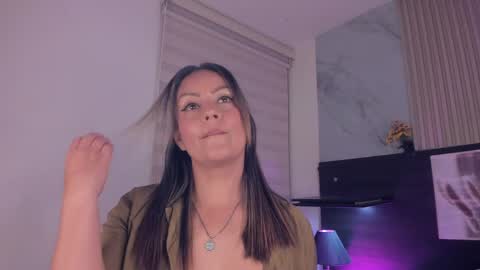 pink_as online show from April 9, 6:19 am