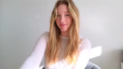 Snapshot of pink_rosee_ chatting on September 20, 2:47 am online show from September 20, 2:47 am