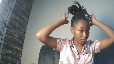 PinkyAura online show from February 11, 9:13 am