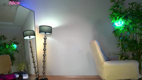 Snapshot of pinkheart_ chatting on September 12, 9:44 am Alice online show from September 12, 9:44 am