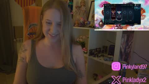 pinkladyx2 online show from April 24, 9:50 pm