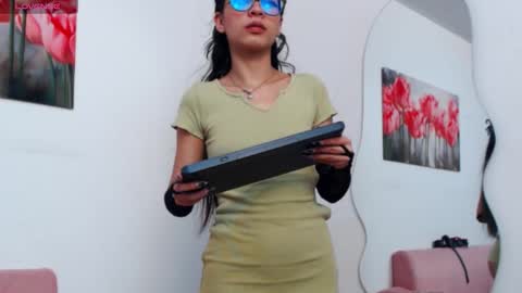pinky_f00x online show from February 27, 8:56 pm