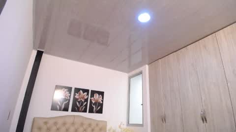 pinky_f00x online show from April 5, 7:22 pm