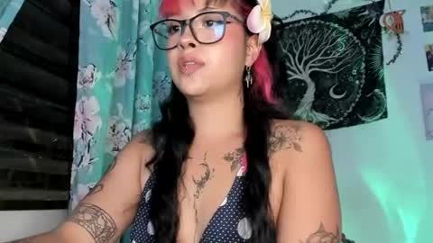 pinky_promiseex online show from June 18, 12:05 am
