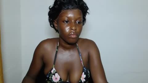 pinkykiki_247 online show from March 26, 11:43 pm