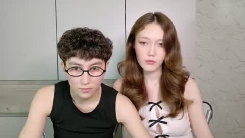 Li long hair and Ru short hair online show from June 22, 8:16 pm