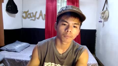 Snapshot of pinoymonstercock_xx chatting on February 18, 8:05 am WIN WIN JAY AR online show from February 18, 8:05 am