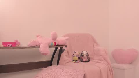 Emma online show from February 13, 6:11 pm