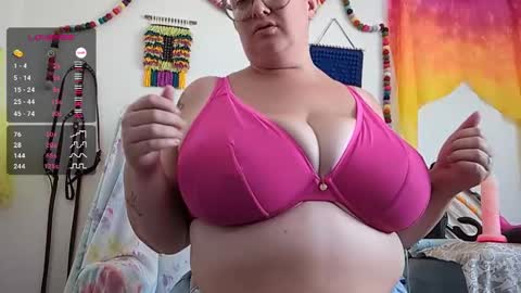 Em online show from September 12, 9:06 pm