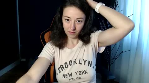 Snapshot of piscesgirl06 chatting on October 18, 5:55 am piscesgirl06 online show from October 18, 5:55 am
