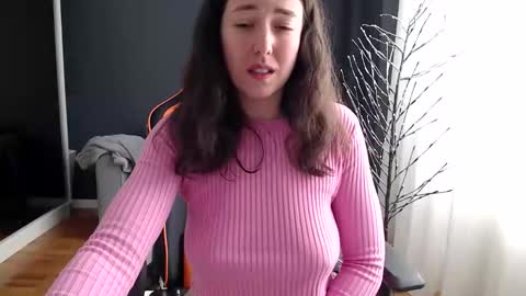 piscesgirl06 online show from May 9, 8:31 am