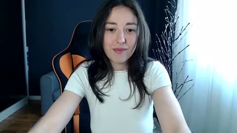 Snapshot of piscesgirl06 chatting on February 19, 6:44 am piscesgirl06 online show from February 19, 6:44 am