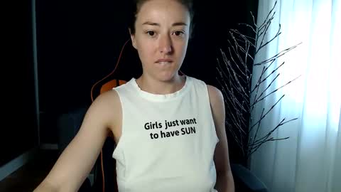 Snapshot of piscesgirl06 chatting on September 10, 5:52 am piscesgirl06 online show from September 10, 5:52 am