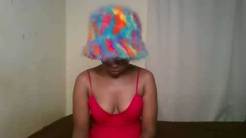Snapshot of pixie_roman chatting on February 13, 1:50 am Majesty online show from February 13, 1:50 am