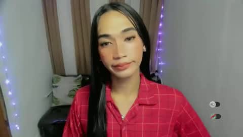 pixiedoll_ online show from January 5, 5:38 pm