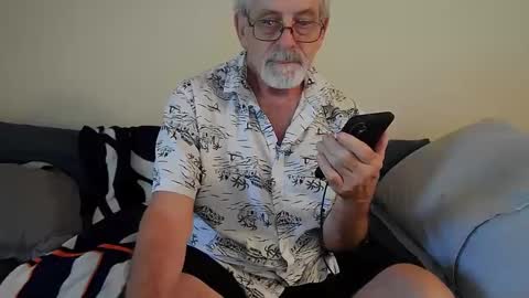 Snapshot of pjdaddjo775 chatting on September 19, 4:11 pm pjdaddjo775 online show from September 19, 4:11 pm
