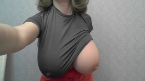 Goldie online show from December 1, 3:54 pm