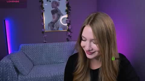 Snapshot of playful_sophie chatting on October 9, 8:58 pm Sophie online show from October 9, 8:58 pm