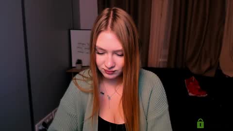 Snapshot of playful_sophie chatting on January 23, 12:04 am Sophie online show from January 23, 12:04 am