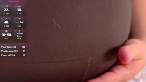 Snapshot of playfulcurvymommy chatting on September 23, 7:53 pm Scarlett online show from September 23, 7:53 pm