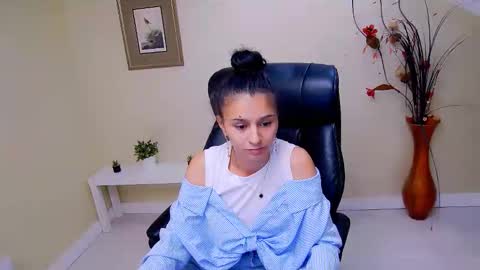 pleas3s_sweet online show from September 27, 9:40 am