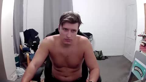 Snapshot of plkrisztian chatting on October 2, 7:56 pm plkrisztian online show from October 2, 7:56 pm