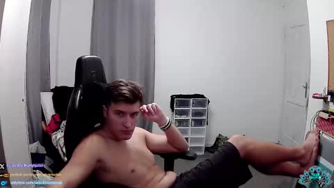 plkrisztian online show from November 18, 4:43 pm