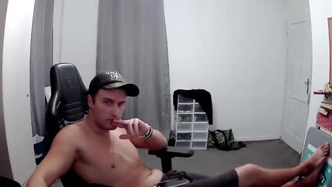 Snapshot of plkrisztian chatting on September 28, 4:05 pm plkrisztian online show from September 28, 4:05 pm
