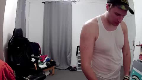 plkrisztian online show from April 21, 11:45 pm